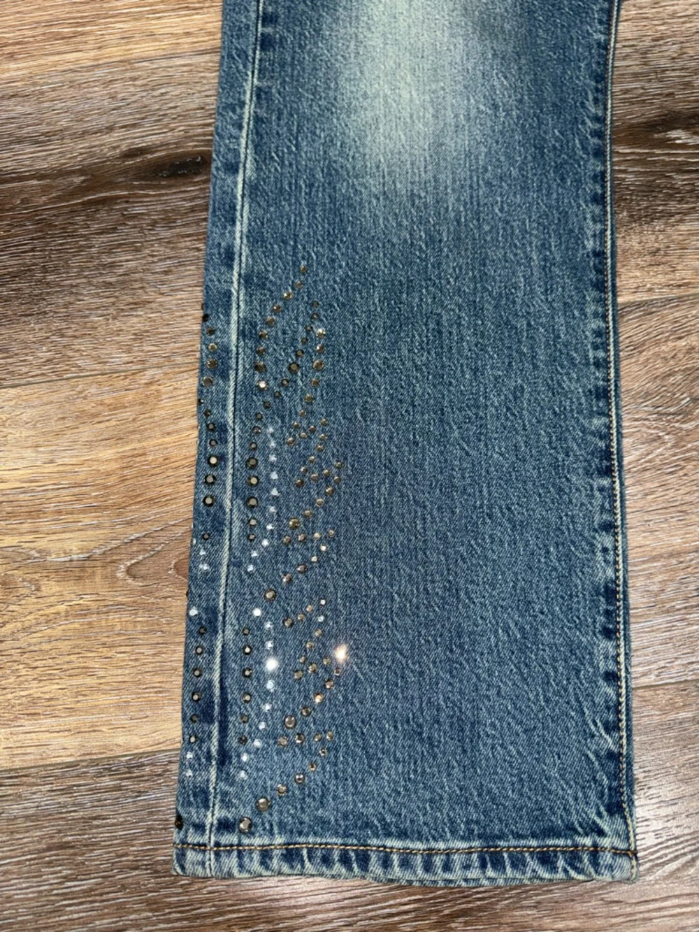 NWT 501 Curve High Waist Straight Leg Medium Wash Studded Jeans Size 32x30 - Picture 7 of 14